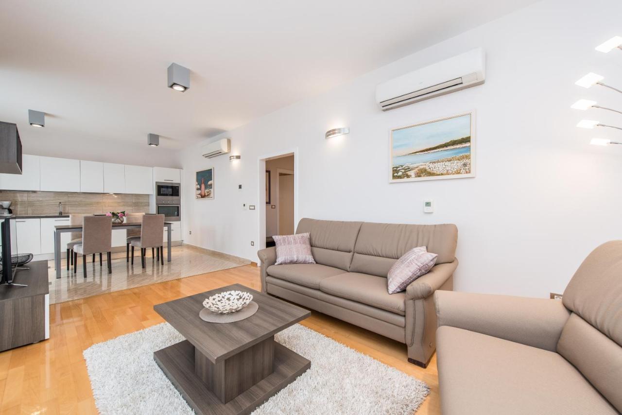 Kings View Sarkic Apartment Novalja Bagian luar foto