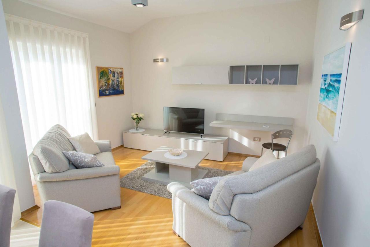 Kings View Sarkic Apartment Novalja Bagian luar foto