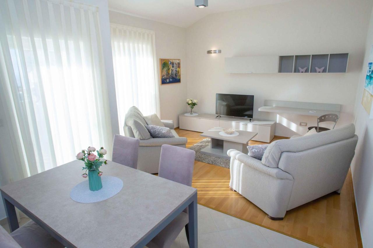 Kings View Sarkic Apartment Novalja Bagian luar foto
