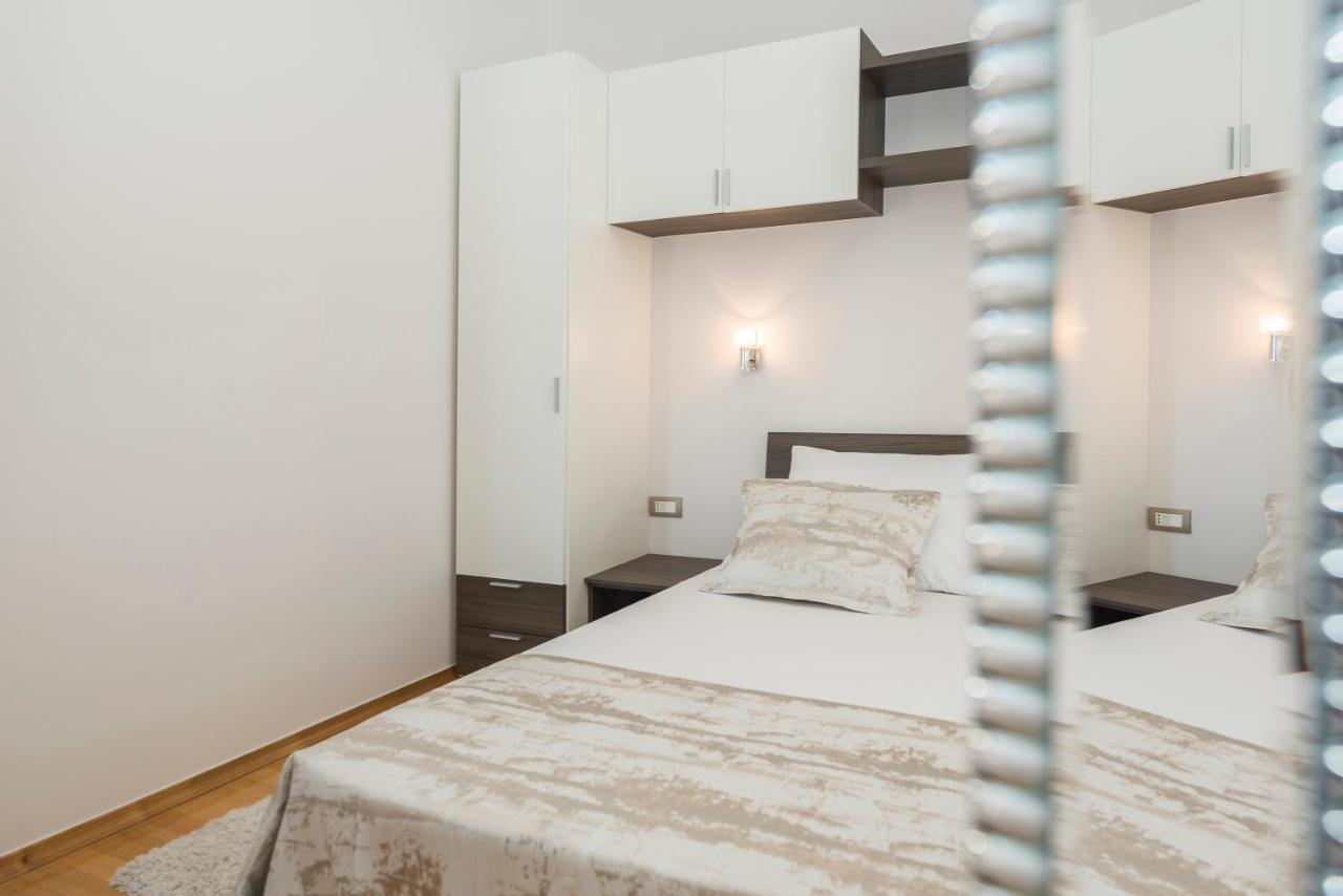 Kings View Sarkic Apartment Novalja Bagian luar foto