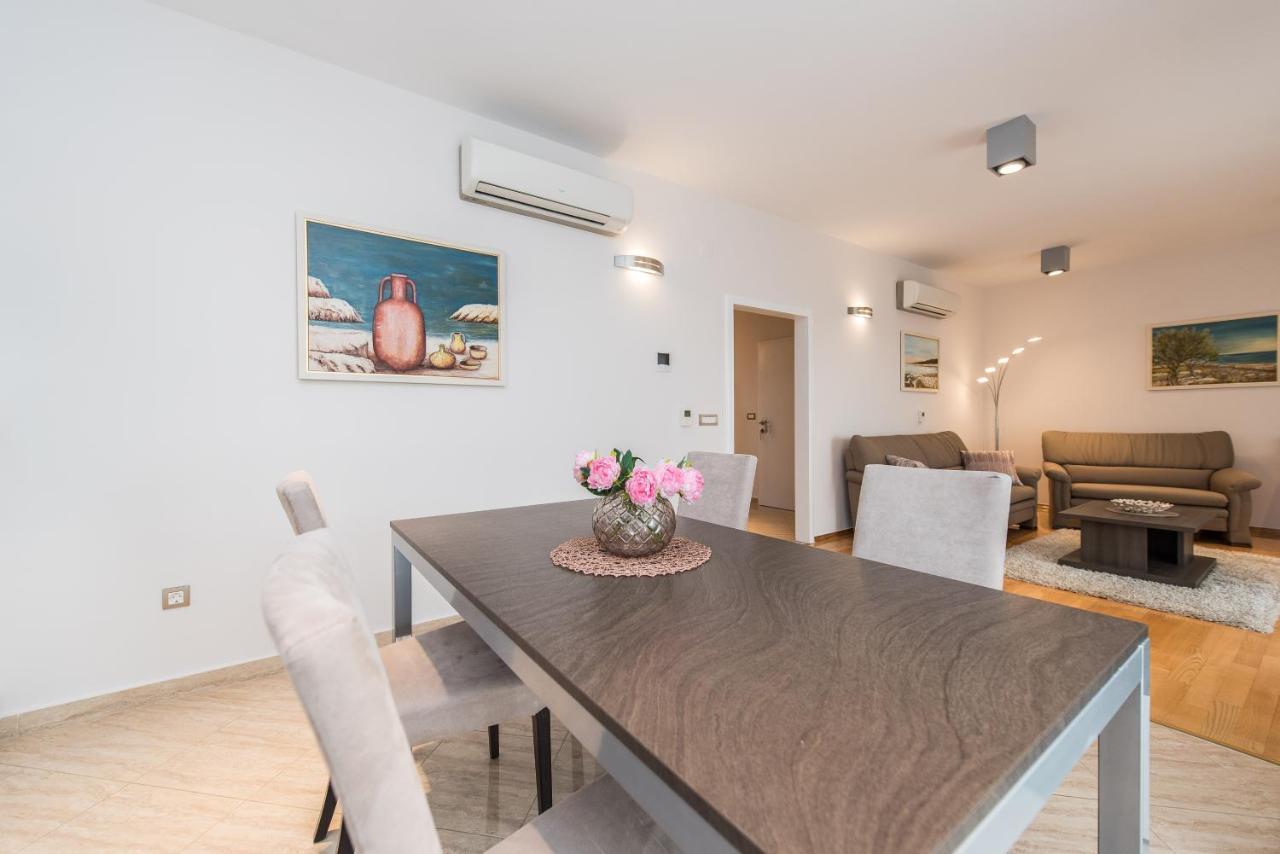 Kings View Sarkic Apartment Novalja Bagian luar foto